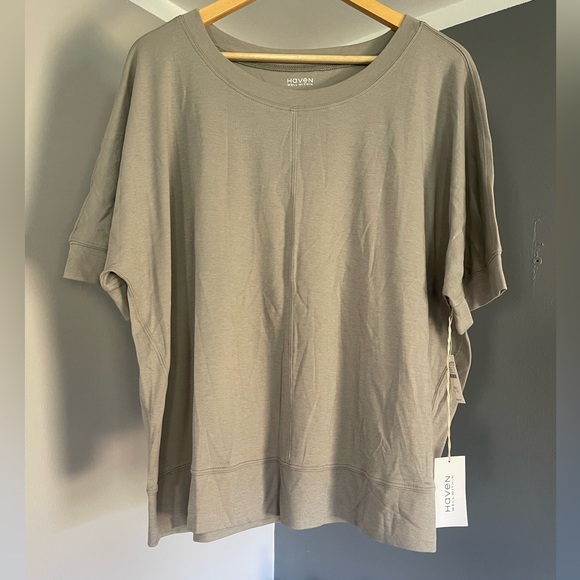 Women’s Tee - Picture 1 of 3